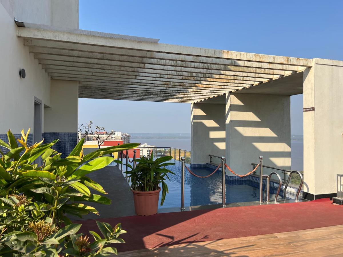 Studio Apt With Rooftop Panoramic Views @ Dabolim Vāsco Da Gāma 外观 照片